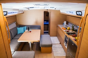 Private kitchen - Sun-Kissed Sailing Adventure in the Ionian Islands, Lefkada (Lefkada)