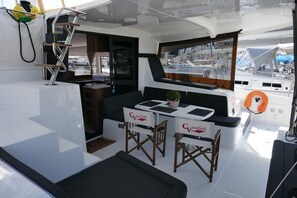 Outdoor dining - Sun-Kissed Sailing Adventure in the Saronic Islands (Laurium)