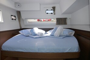 4 bedrooms - Sun-Kissed Sailing Adventure in the Saronic Islands (Laurium)