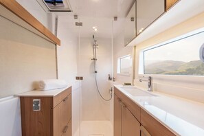 Shower - Sun-Kissed Sailing Adventure in the Ionian Islands, Lefkada (Lefkada)