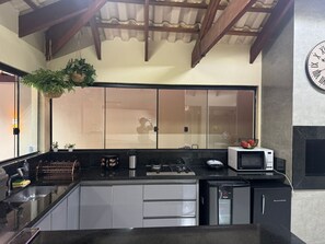 Private kitchen - LUXURIOUS HOUSE IN MARINAS DI CALDAS CONDOMINIUM (caldas novas)