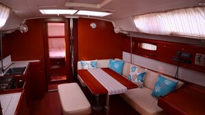 Interior - Sun-Kissed Sailing Adventure in Islas Sarónicas (Alimos)