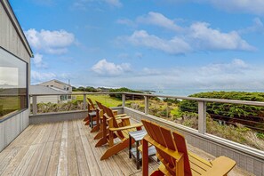Terrace/patio - Oceanfront home with hot tub & garden near the bluffs, dogs welcome (Sea Ranch)
