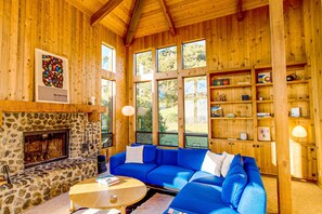 TV, fireplace, offices - Ocean View Home with Lofty Ceilings, Fireplace & Courtyard - Steps to Bluff Trail (Sea Ranch)