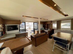 Dining - Sun-Kissed Sailing Adventure in Islas Sarónicas (Alimos)