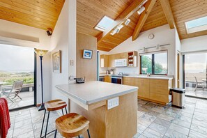 Fridge, microwave, oven, stovetop - Ocean-view home with private hot tub, EV charger & fireplace (Sea Ranch)