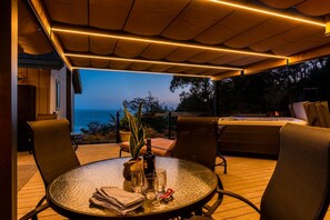 Terrace/patio - Updated home with ocean views, private hot tub, fire table, outdoor kitchen (Gualala)