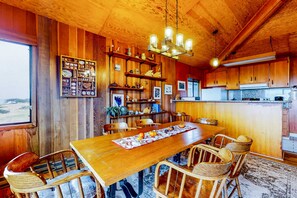 Dining - Blufftop home with fireplace & ocean views, dogs welcome (Sea Ranch)