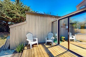 Terrace/patio - Modern, Ocean View Home on the Golf Course with Private Hot Tub & 2 Fireplaces (Sea Ranch)