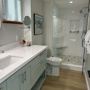 Shower, hair dryer, towels - Meadow home with private hot tub near Black Point Beach (Sea Ranch)