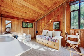 Interior - Binker Barn retreat with private hot tub, dogs welcome (Sea Ranch)