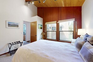 2 bedrooms, WiFi, bed sheets - Classic Sea Ranch Home With Updated Amenities. Hot Tub. 1 Dog Allowed (Sea Ranch)