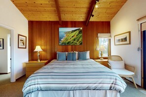 2 bedrooms, WiFi, bed sheets - Classic Sea Ranch Home With Updated Amenities. Hot Tub. 1 Dog Allowed (Sea Ranch)