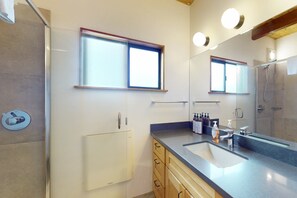 Shower, hair dryer, towels - Classic Sea Ranch Home With Updated Amenities. Hot Tub. 1 Dog Allowed (Sea Ranch)