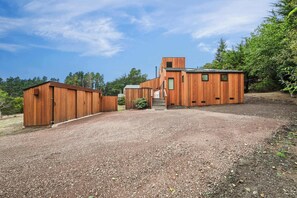 Exterior - Classic Sea Ranch Home With Updated Amenities. Hot Tub. 1 Dog Allowed (Sea Ranch)