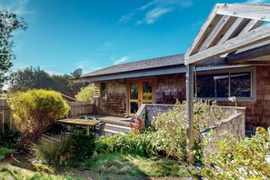 Outdoor dining - Forested home with private hot tub near Black Point (Sea Ranch)