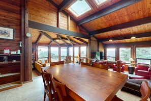 Dining - Ocean-view home with private hot tub near the Sea Ranch Lodge (Sea Ranch)