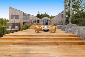 Terrace/patio - Gualala home with ocean views & redwood canopy near Anchor Bay (Gualala)