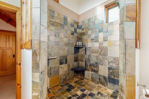 Shower, hair dryer, towels - Ocean-view barn retreat with two decks, dogs welcome (Sea Ranch)