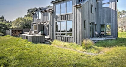 Sea Ranch 3BR home, two decks & partial ocean views — dog welcome