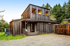 Exterior - Forested retreat with private hot tub, dogs welcome (Sea Ranch)