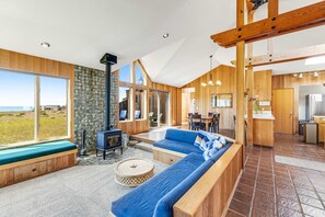 TV, fireplace, DVD player - Ocean-view Sea Ranch home near the Bluff Trail (Sea Ranch)