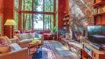 TV, fireplace, DVD player