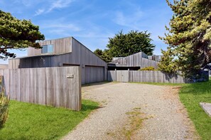 Exterior - Ocean-view home near the golf course & Bluff Trail (Sea Ranch)