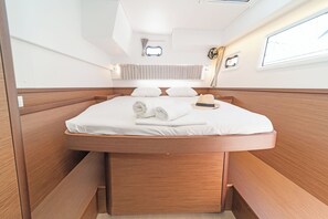 4 bedrooms - Sun-Kissed Sailing Adventure in Islas Sarónicas (Alimos)