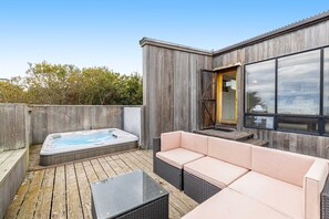 Terrace/patio - William Brunner-designed home with private hot tub, dogs welcome (Sea Ranch)