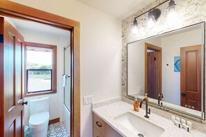 Shower - Ocean-view hot tub home, walk to Shell Beach (Sea Ranch)