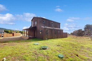 Exterior - Ocean-view hot tub home, walk to Shell Beach (Sea Ranch)