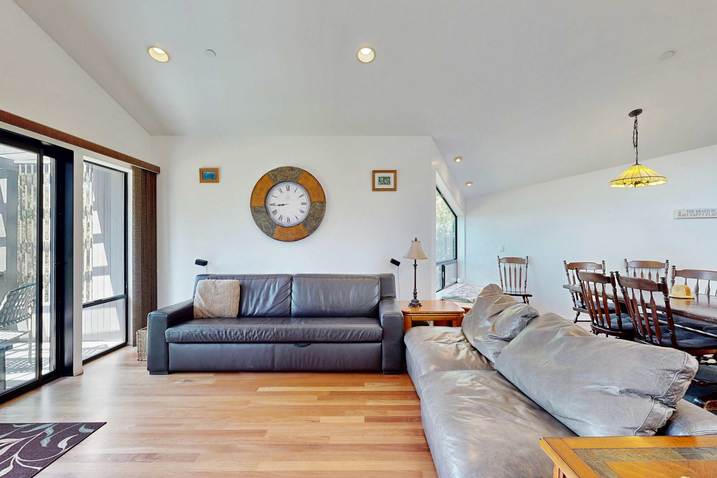 TV, DVD player, offices
