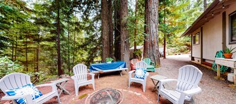 Coastal house near trails, beaches, & dining with firepit - dog-friendly