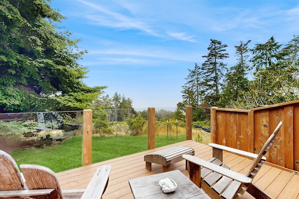 Step onto the deck and breathe in the fresh sea air while enjoying ocean views—perfect for morning coffee or evening stargazing.