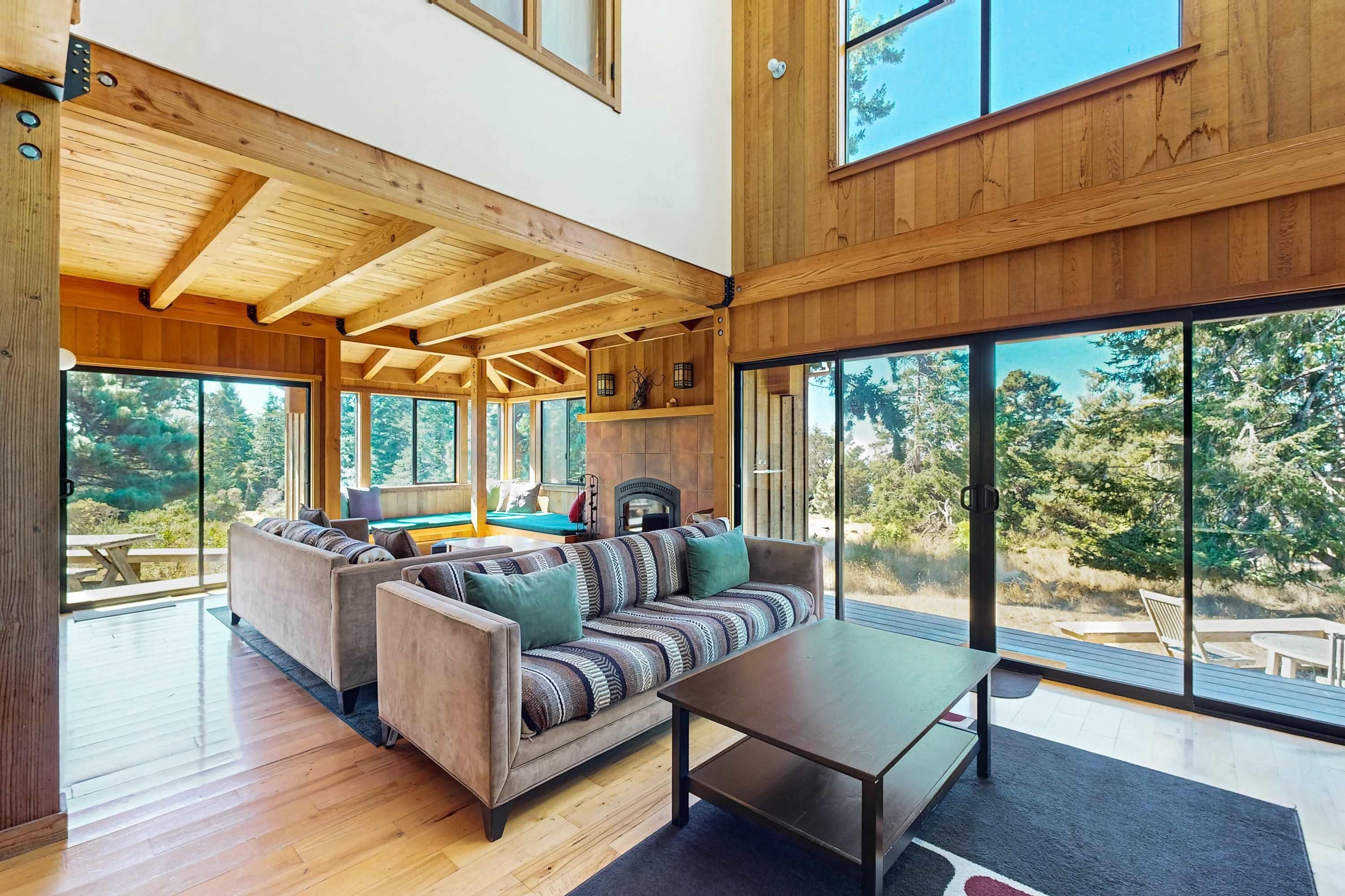 TV, fireplace, offices