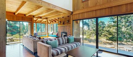 TV, fireplace, offices