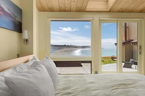 Desk, iron/ironing board, WiFi, bed sheets - Luxury oceanfront home with 270-degree views, hot tub & 2 fireplaces (Gualala)