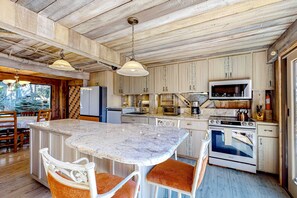 Fridge, microwave, oven, stovetop - Sea Ranch Binker Barn with hot tub, spa shower & ocean views (Sea Ranch)
