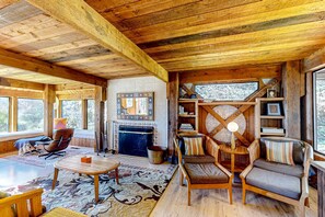 Interior - Sea Ranch Binker Barn with hot tub, spa shower & ocean views (Sea Ranch)