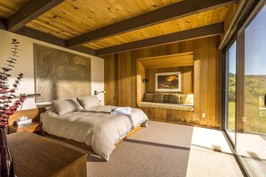 Desk, iron/ironing board, WiFi, bed sheets - Ocean-view meadow home with fireplace near Shell Beach (Sea Ranch)