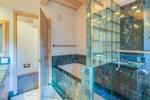 Shower, hair dryer, towels - Oceanfront home with private hot tub near Black Point (Sea Ranch)