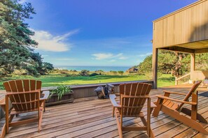 Terrace/patio - Oceanfront home with private hot tub near Black Point (Sea Ranch)