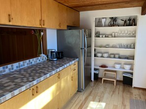 Fridge, microwave, oven, stovetop - Ocean view timber home with hot tub near beach (Sea Ranch)