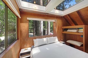 WiFi, bed sheets