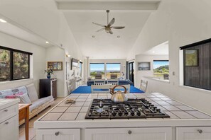 Games room - Ocean-view Sea Ranch home with private hot tub & fireplace (Sea Ranch)