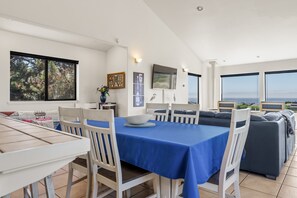 Dining - Ocean-view Sea Ranch home with private hot tub & fireplace (Sea Ranch)