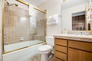 Shower, hair dryer, towels - Sea Ranch meadow home with fireplace & panoramic ocean views (Sea Ranch)