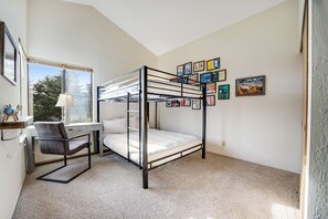 Iron/ironing board, WiFi, bed sheets - Sea Ranch meadow home with fireplace & panoramic ocean views (Sea Ranch)