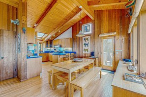 Dining - Sea Ranch home with private hot tub near Pebble Beach (Sea Ranch)